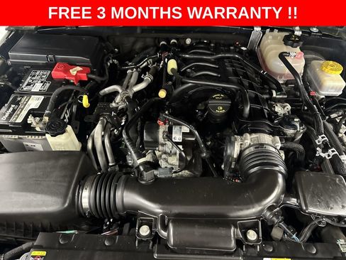 Used 2022 Jeep Wrangler Unlimited Rubicon w/ LED Lighting Group AWD/4WD image 11
