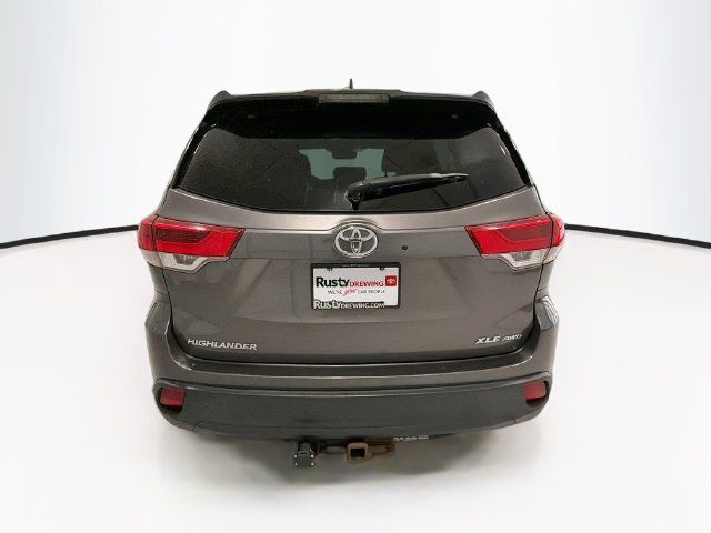 Certified 2017 Toyota Highlander XLE w/ Carpet Mat Package AWD/4WD image 6