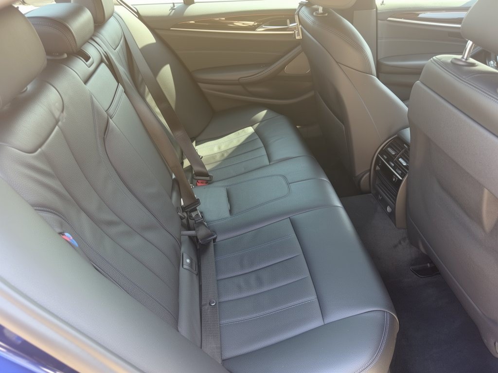 Used 2018 BMW 530e xDrive AWD/4WD image 29