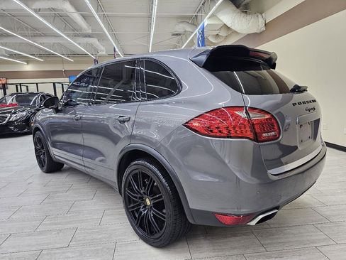 Used 2011 Porsche Cayenne S AWD/4WD image 8