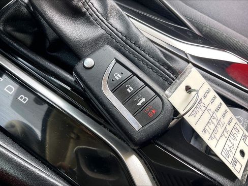 Used 2022 Toyota Corolla LE FWD image 14
