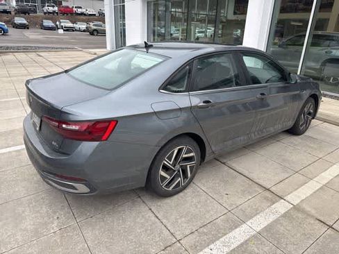 Certified 2022 Volkswagen Jetta SEL image 6