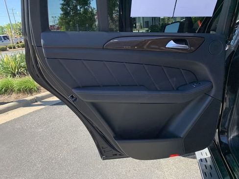 Used 2015 Mercedes-Benz GL 450 4MATIC image 15