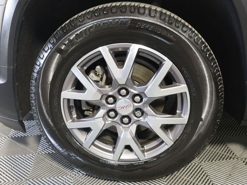 Used 2020 GMC Acadia SLT w/ Driver Alert Package II FWD image 17