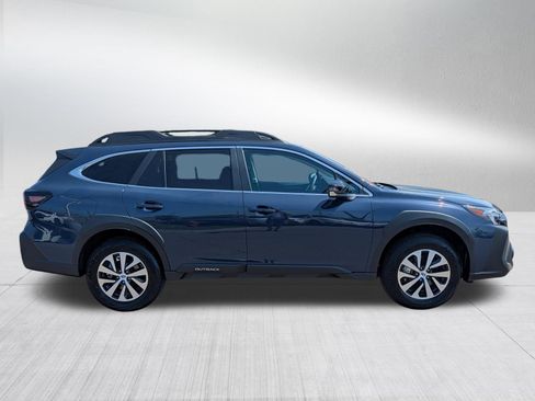 Used 2025 Subaru Outback Premium AWD/4WD image 8