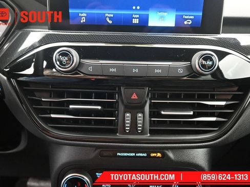 Used 2025 Ford Escape ST-Line AWD/4WD image 19