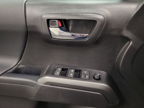 Used 2023 Toyota Tacoma TRD Off-Road image 19