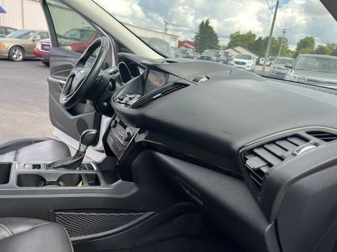 Used 2017 Ford Escape Titanium image 38