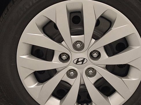 Used 2016 Hyundai Elantra GT FWD image 31