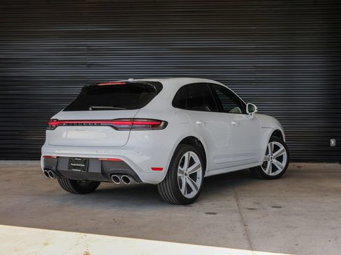 Certified 2026 Porsche Macan AWD/4WD image 7