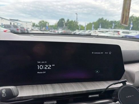 Used 2024 Kia Telluride EX w/ EX Captain's Chair Package AWD/4WD image 11