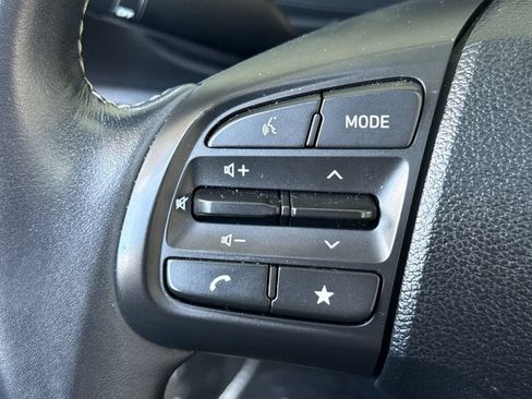 Used 2025 Hyundai Venue SEL FWD image 24