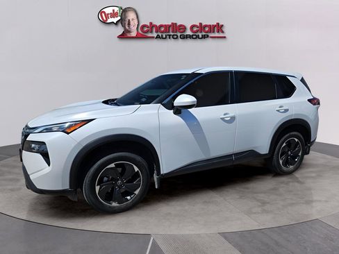 Used 2024 Nissan Rogue SV AWD/4WD image 1