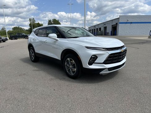 Used 2023 Chevrolet Blazer LT FWD image 5