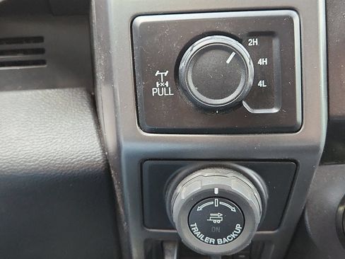 Used 2020 Ford F150 XLT w/ Equipment Group 302A Luxury AWD/4WD image 14