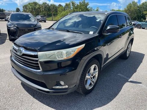 Used 2015 Toyota Highlander Limited Platinum FWD image 4