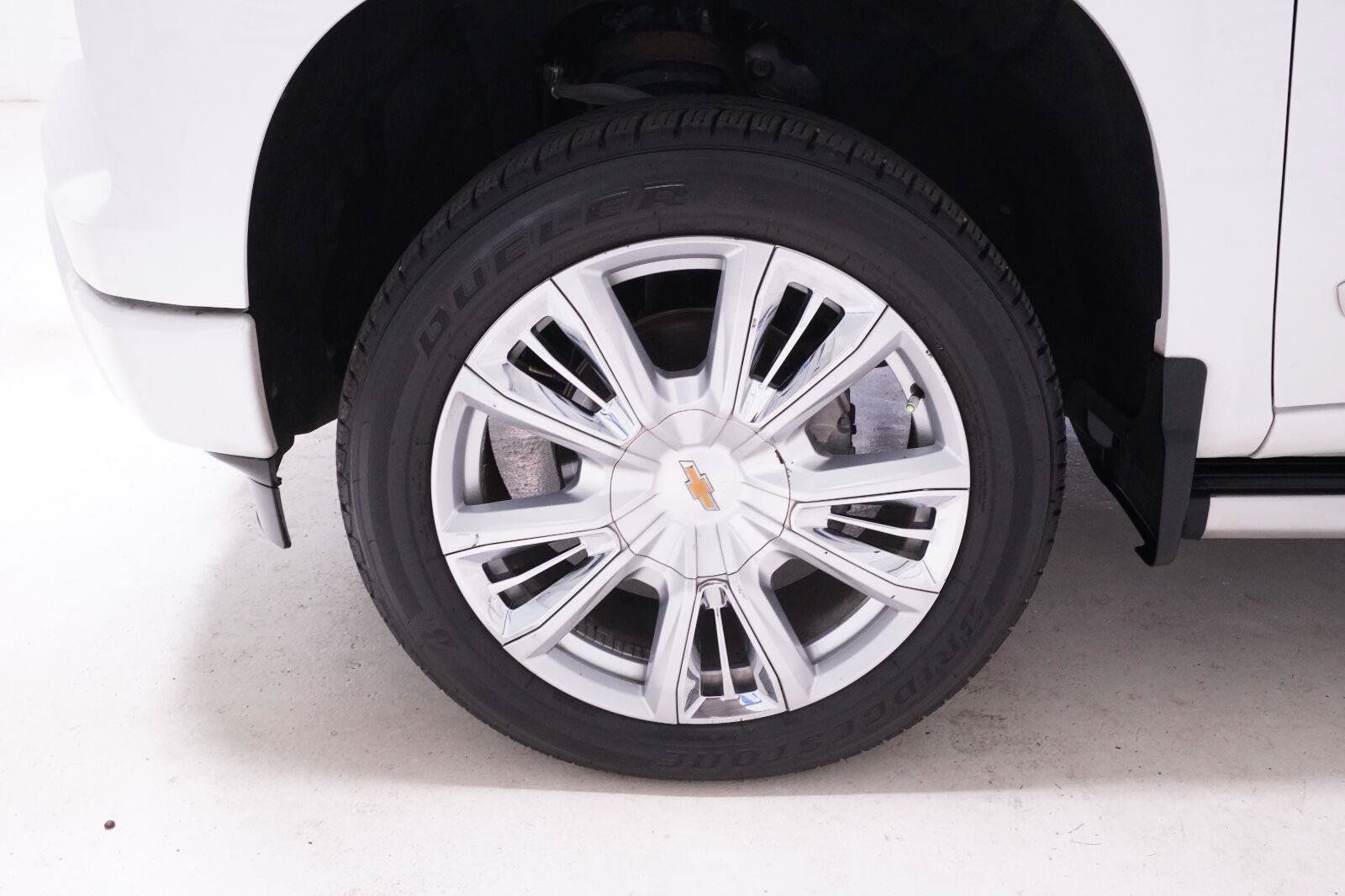 Used 2023 Chevrolet Silverado 1500 High Country w/ High Country Premium Package AWD/4WD image 41