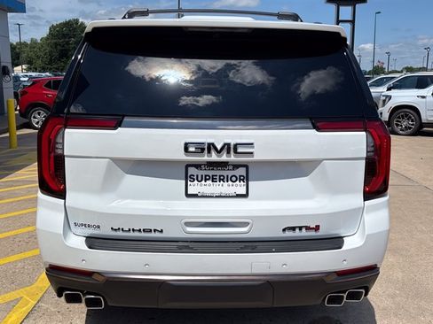 New 2026 GMC Yukon XL AT4 Ultimate w/ LPO, Illumination Package AWD/4WD image 4
