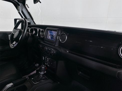 Used 2021 Jeep Wrangler Unlimited Sahara image 30