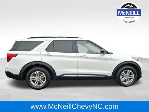 Used 2023 Ford Explorer XLT w/ Equipment Group 202A image 7