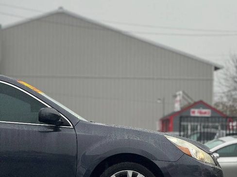 Used 2013 Subaru Legacy 2.5i Premium image 16