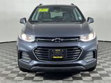 Used 2022 Chevrolet Trax LT w/ Premium Seat Package image 2