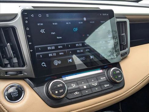 Used 2018 Toyota RAV4 Limited image 15