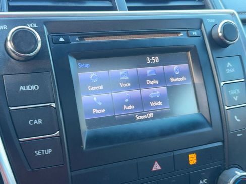 Used 2017 Toyota Camry SE image 23