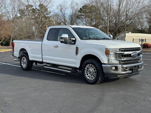 Used 2022 Ford F250 XLT w/ XLT Premium Package image 4
