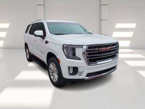 Used 2023 GMC Yukon SLT w/ SLT Premium Package image 2