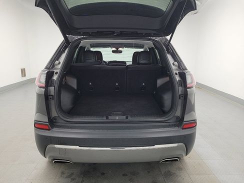 Used 2019 Jeep Cherokee Limited image 29