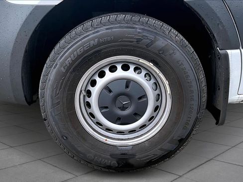 Used 2025 Mercedes-Benz Sprinter 2500 image 11