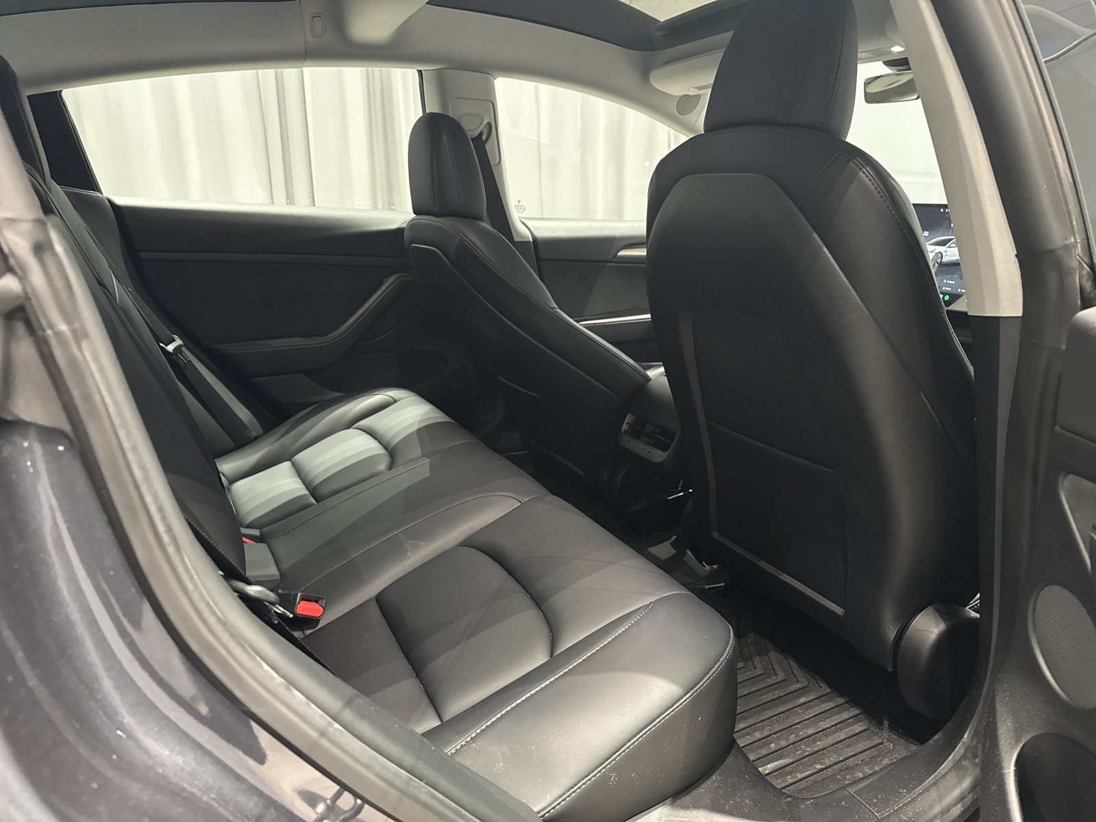 Used 2022 Tesla Model 3 Long Range AWD/4WD image 14