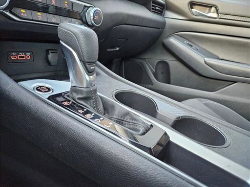 Used 2025 Nissan Altima 2.5 SV FWD image 10