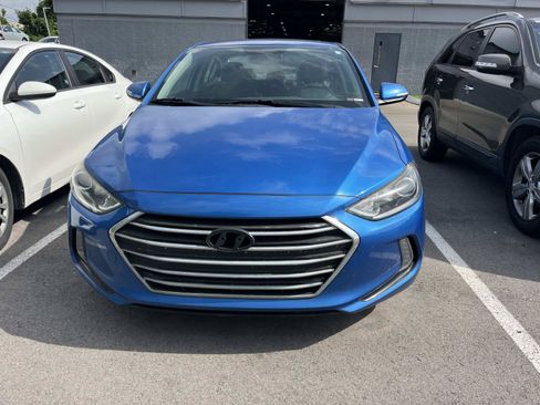 Used 2017 Hyundai Elantra Limited w/ Limited Tech Package 08 FWD image 5