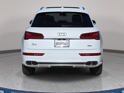 Used 2020 Audi Q5 e Prestige w/ Prestige Package image 5
