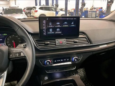 Certified 2023 Audi Q5 2.0T Premium w/ Convenience Package AWD/4WD image 6