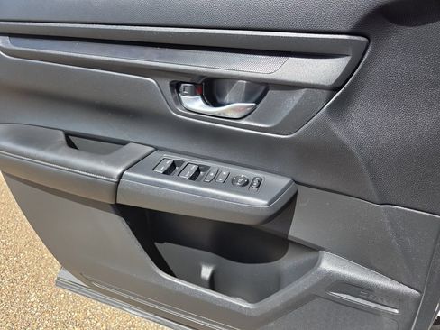 Used 2025 Honda CR-V EX image 16