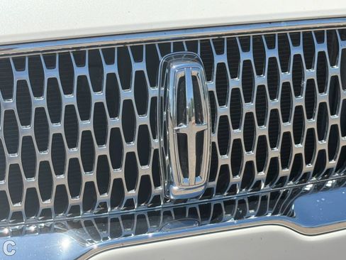 Used 2019 Lincoln Nautilus Select FWD image 19
