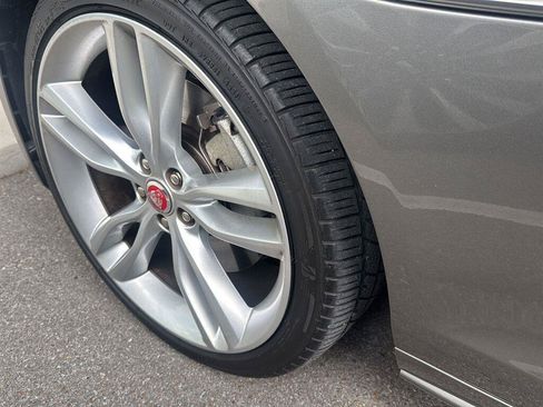 Used 2017 Jaguar XF R-Sport AWD/4WD image 17