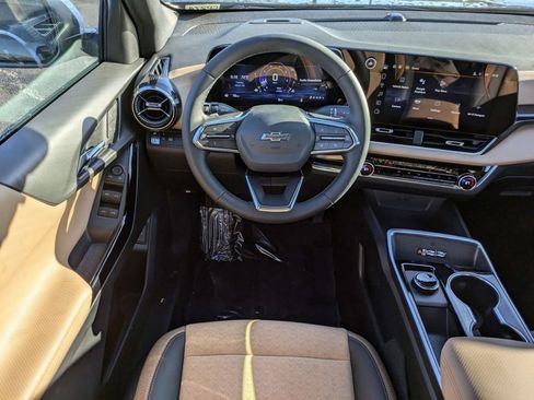 New 2025 Chevrolet Equinox ACTIV w/ Safety and Technology Package FWD image 15