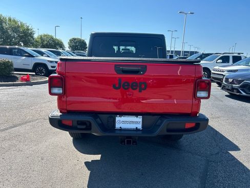Used 2023 Jeep Gladiator Sport AWD/4WD image 4
