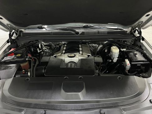 Used 2018 Cadillac Escalade Premium Luxury image 31