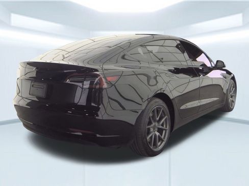 Used 2023 Tesla Model 3 Standard Range image 5