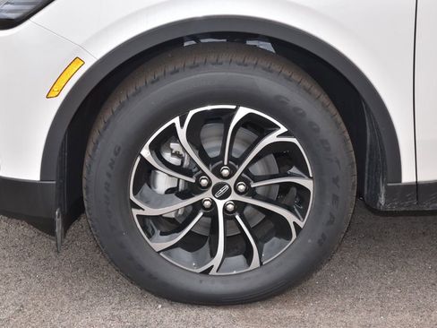 New 2026 Lincoln Nautilus Premier AWD/4WD image 45