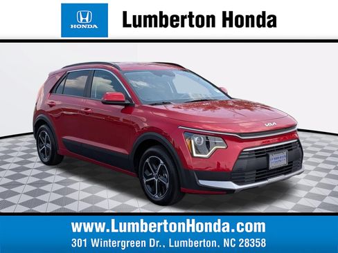 Used 2025 Kia Niro LX FWD image 1