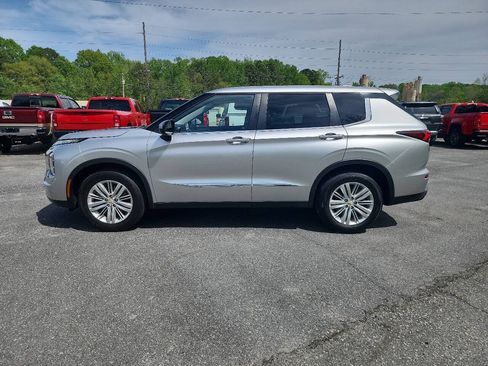 Used 2022 Mitsubishi Outlander ES FWD image 5