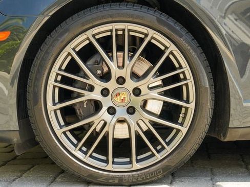 Used 2023 Porsche Panamera 4 Platinum Edition AWD/4WD image 14