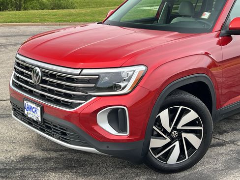 Used 2025 Volkswagen Atlas SE AWD/4WD image 8
