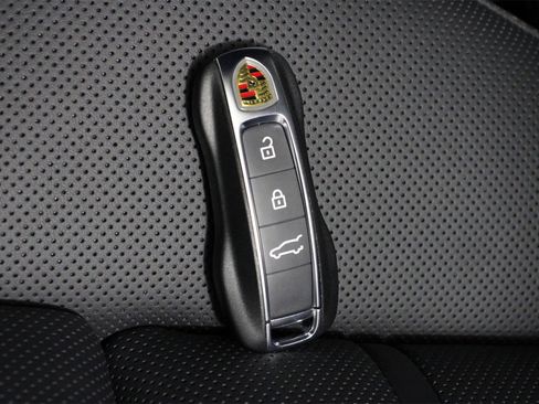 New 2026 Porsche Cayenne GTS image 23